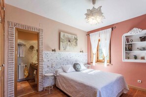 Double Room | Memory foam beds, individually decorated, individually furnished - El Torreón de Navacerrada (Navacerrada)