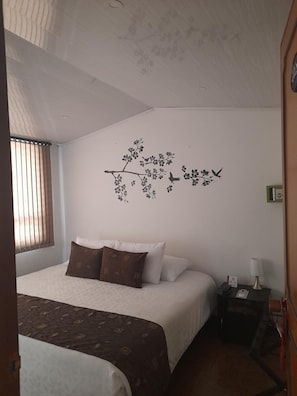 Double Room | 1 bedroom, premium bedding, in-room safe, desk