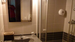 تجهيزات دش، مجففات شعر، مناشف