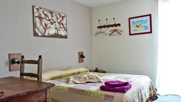 Chambre Double Standard | Décoration personnalisée, ameublement personnalisé, bureau
