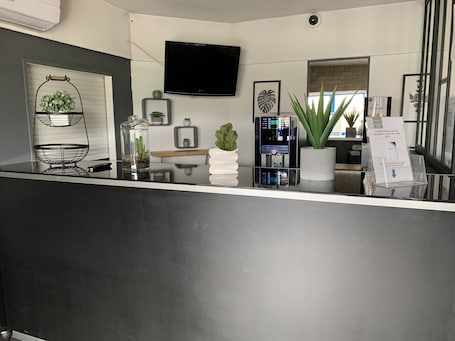 Café da manhã para viagem todos os dias (EUR 7.80 por pessoa)