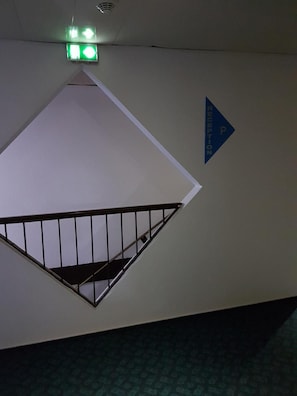 Interior - HÔTEL - Mâcon la Salle (Saint-Albain)