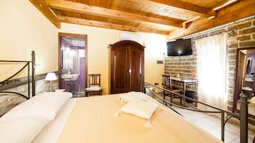 Hochwertige Bettwaren, Daunenbettdecken, Pillowtop-Betten, Minibar