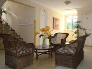 Lobby sitting area - Raio de Sol Praia Hotel (Fortaleza)