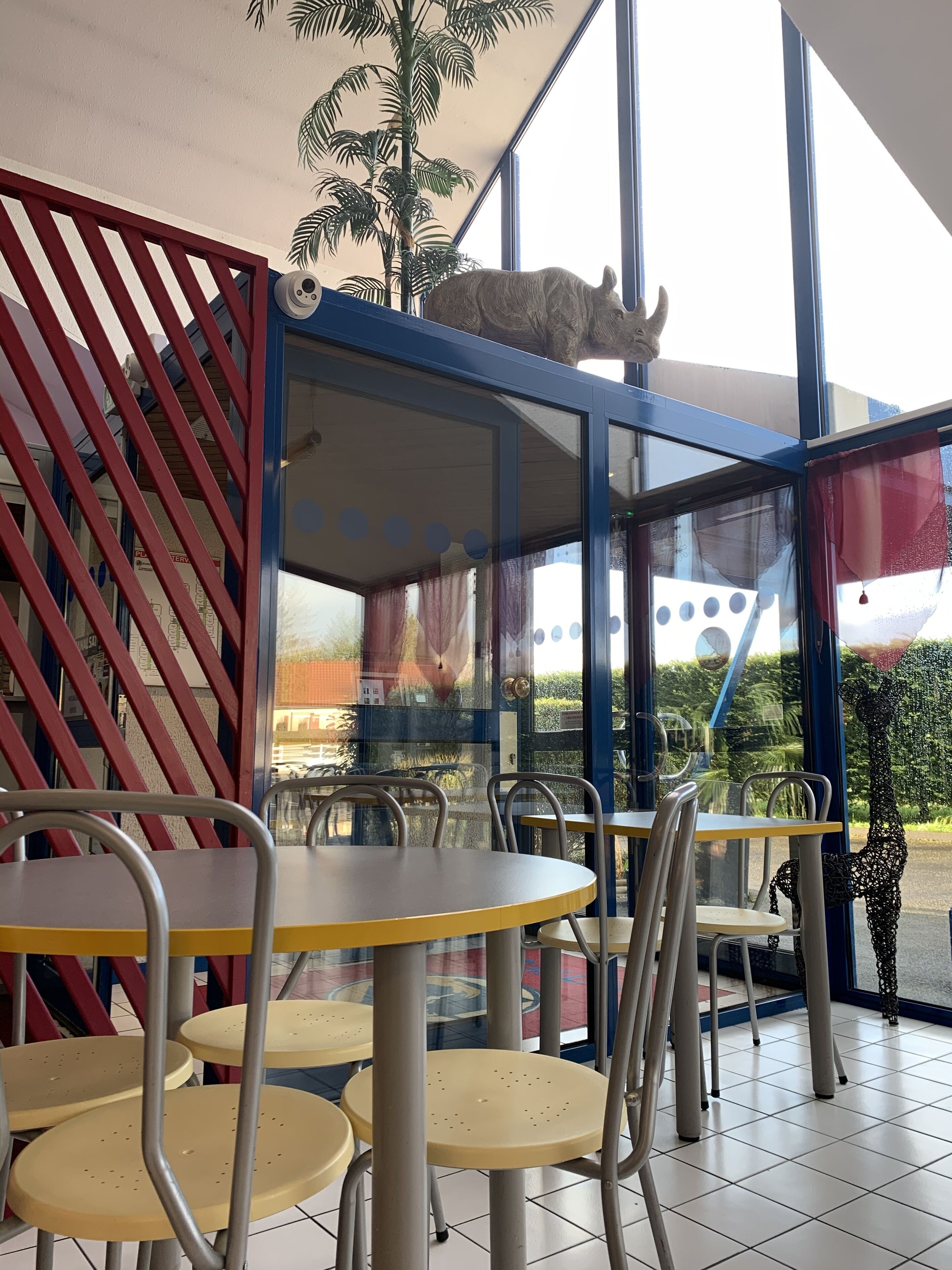 每日供应自助式早餐（每人 EUR 8.70）