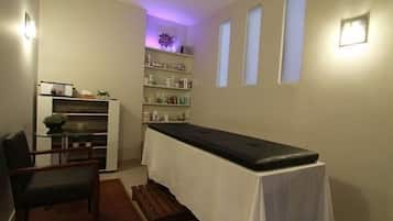Sauna, tina de hidromasaje, baño de vapor y tratamientos corporales