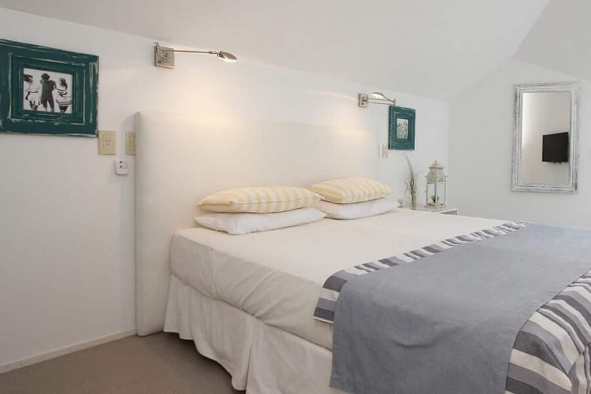 Caja de seguridad en la habitación, wifi gratis y ropa de cama