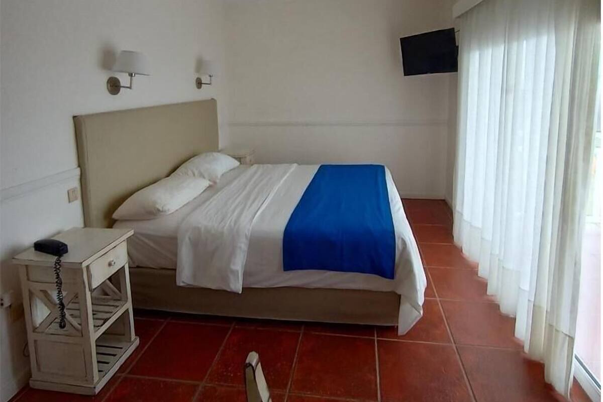 1 bedroom, in-room safe, free WiFi, bed sheets