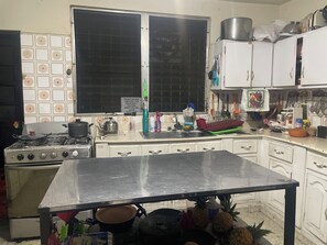 大冰箱、炉灶、意式浓缩咖啡机、茶具/咖啡用具