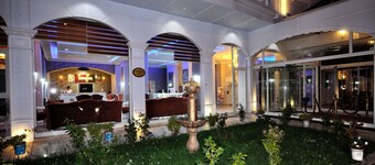 Grand Atakum Hotel