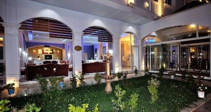 Grand Atakum Hotel