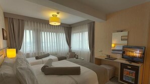 Hypo-allergenic bedding available, memory foam beds, minibar - Galata La Bella Hotel (Istanbul)