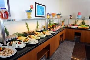 Desayuno buffet (TRY 60 por persona)