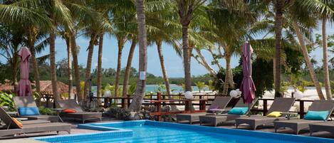 Outdoor pool, sun loungers