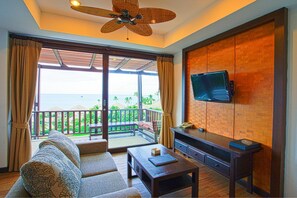 Ocean View Suite | Minibar, skrivebord og wi-fi (inkludert)