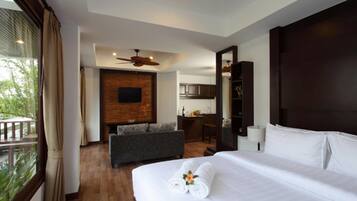 迷你吧、办公桌、免费 WiFi