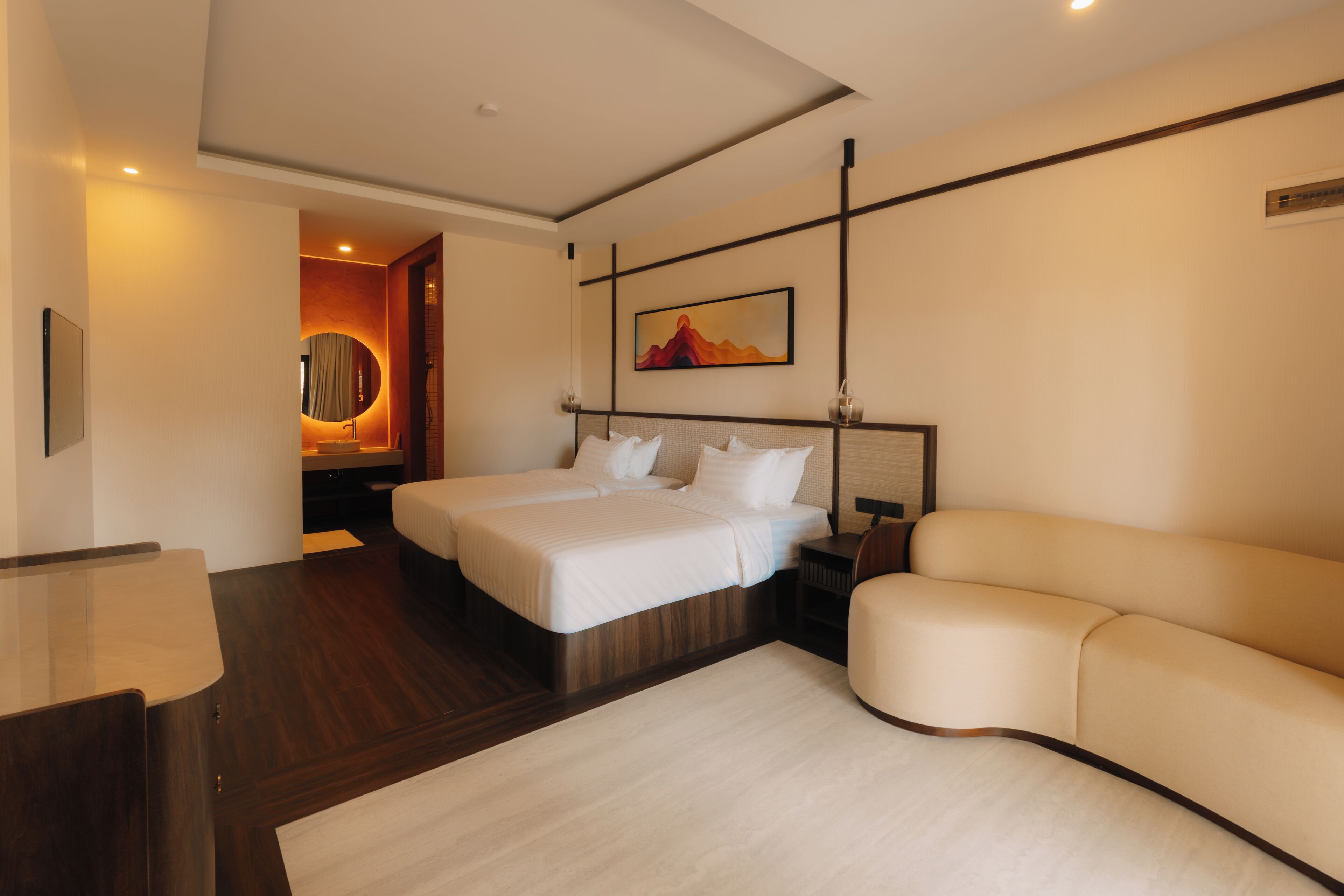 尊貴雙人或雙床房 | 迷你吧、免費 Wi-Fi、床單