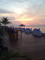 Bar junto a la piscina