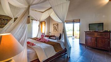 Vila Deluks, 1 kamar tidur | Minibar, brankas, didekorasi berbeda-beda, dan meja kerja