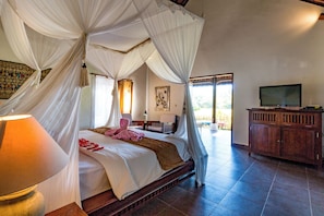 Deluxe Villa, 1 Bedroom | Minibar, in-room safe, individually decorated, desk