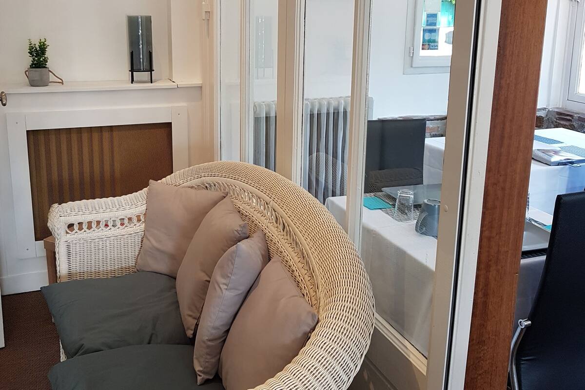 breakfast (eur 11.00 per person)