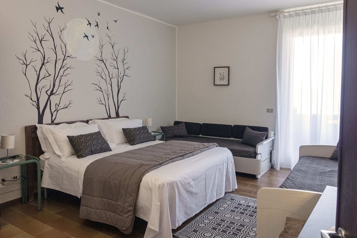 Family Room | Frette Italian sheets, pillowtop beds, in-room safe, desk