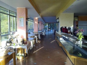 Lunch and dinner served, garden views 