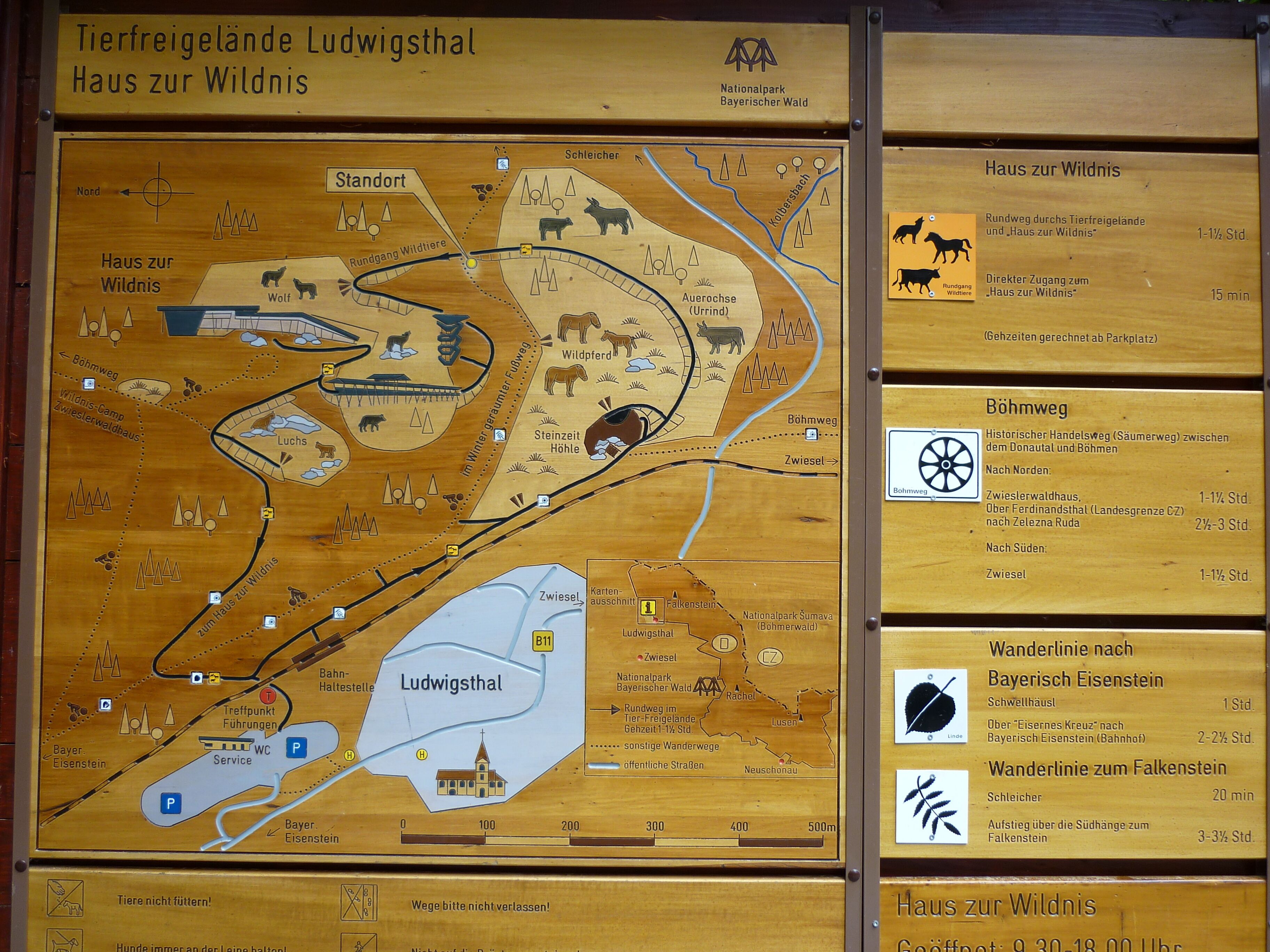 Mappa di Tierfreigelände Ludwigsthal con sentieri e servizi indicati.