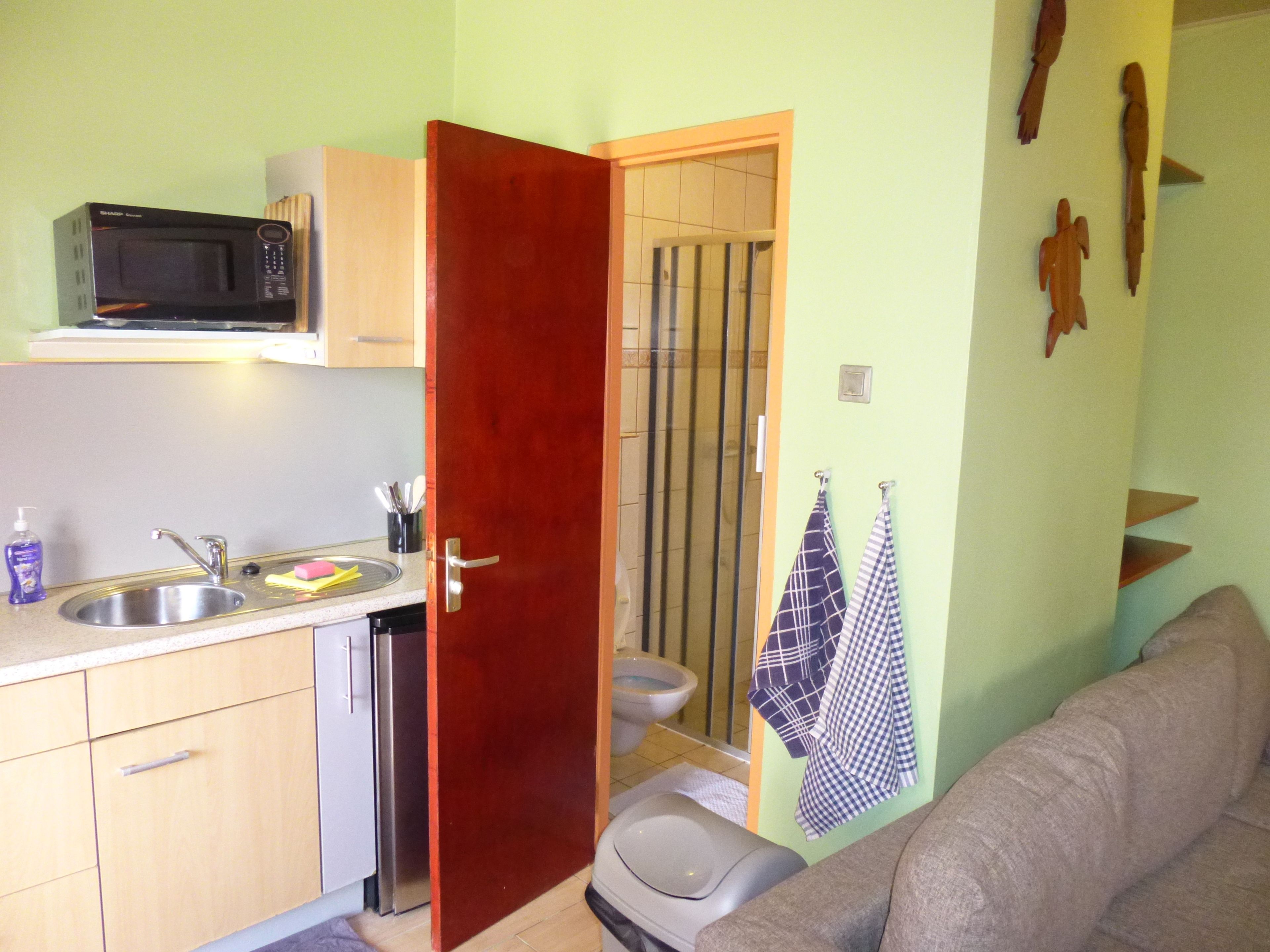 comfort apartment, 2 bedrooms | bathroom | shower, free toiletries, hair dryer, bathrobes