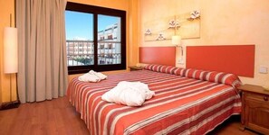 Room - Parot Apartments (Santa Eulalia del Rio)