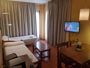 1 bedroom, in-room safe, desk, blackout curtains