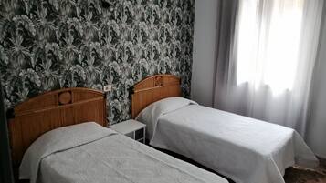 Cortines opaques i wifi gratuïta