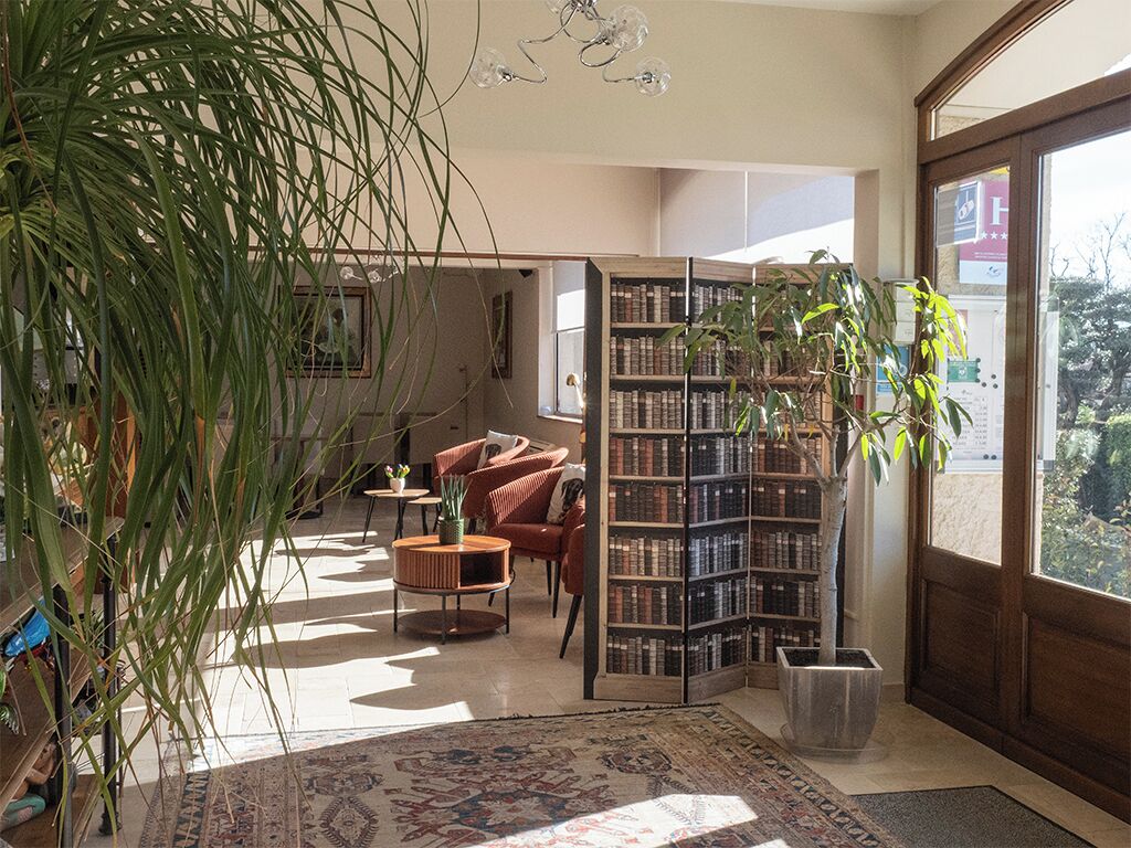 Coin salon dans le hall