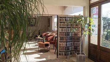 Coin salon dans le hall