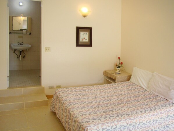 Chambre double | Accès au Wi-Fi (inclus), literie fournie