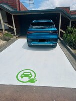 Electric vehicle charging station