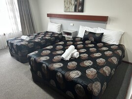 Comfort Double or Twin Room | Minibar, free WiFi, bed sheets
