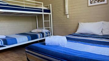 1 bedroom, Egyptian cotton sheets, iron/ironing board, free WiFi