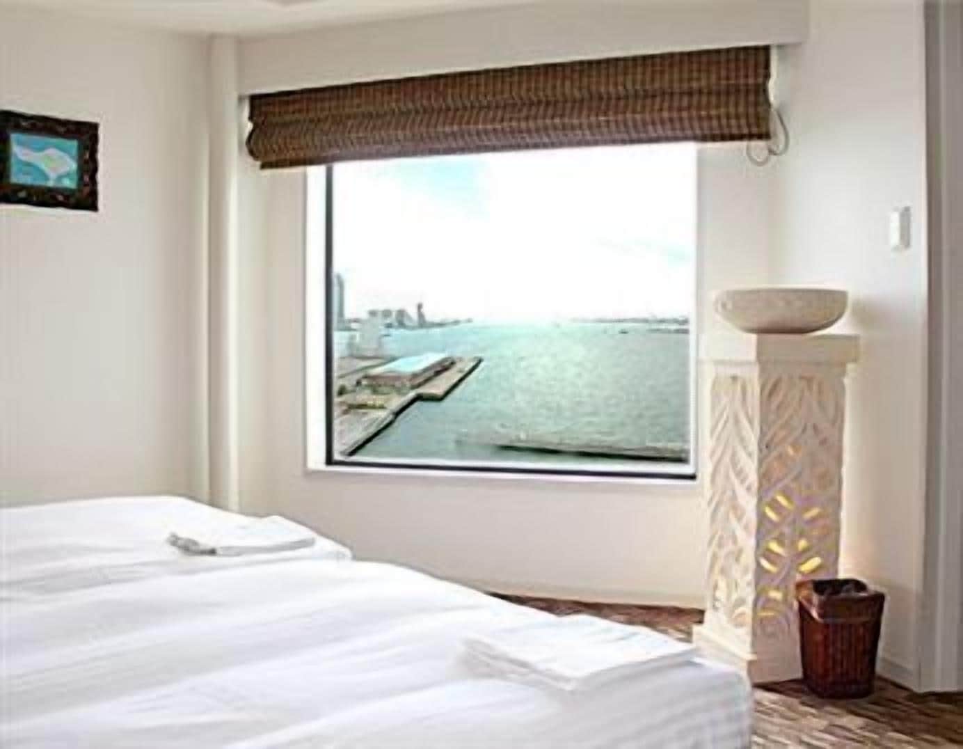 デスク、WiFi (無料)