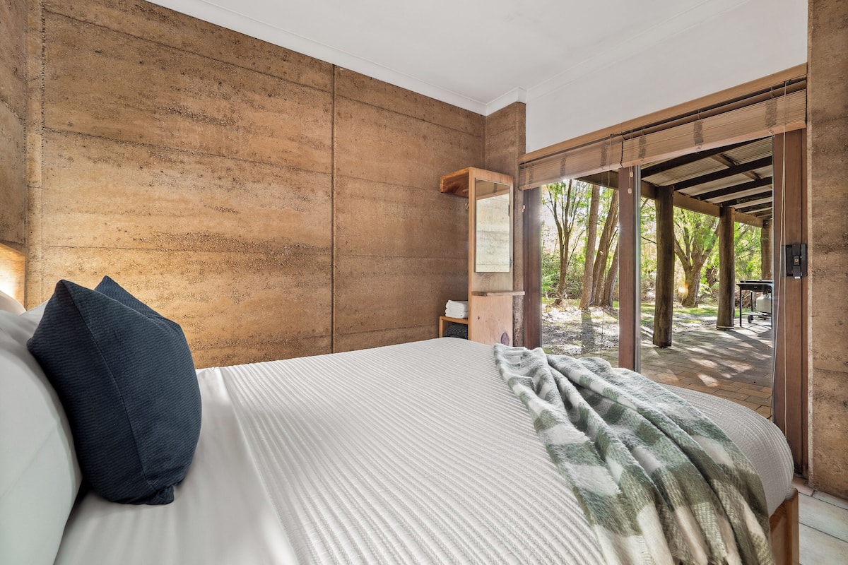 Jesmond Spa Two Bedrooms | 1 bedroom, soundproofing