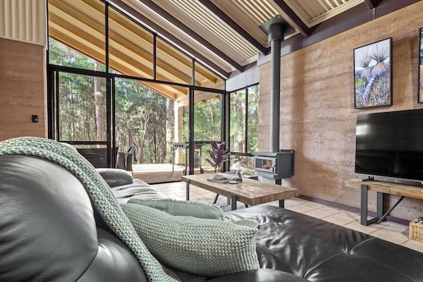 Walcott, de lujo, 1 hab, hidromasaje | Zona de estar | Televisión de 50 pulgadas con canales digitales, una chimenea