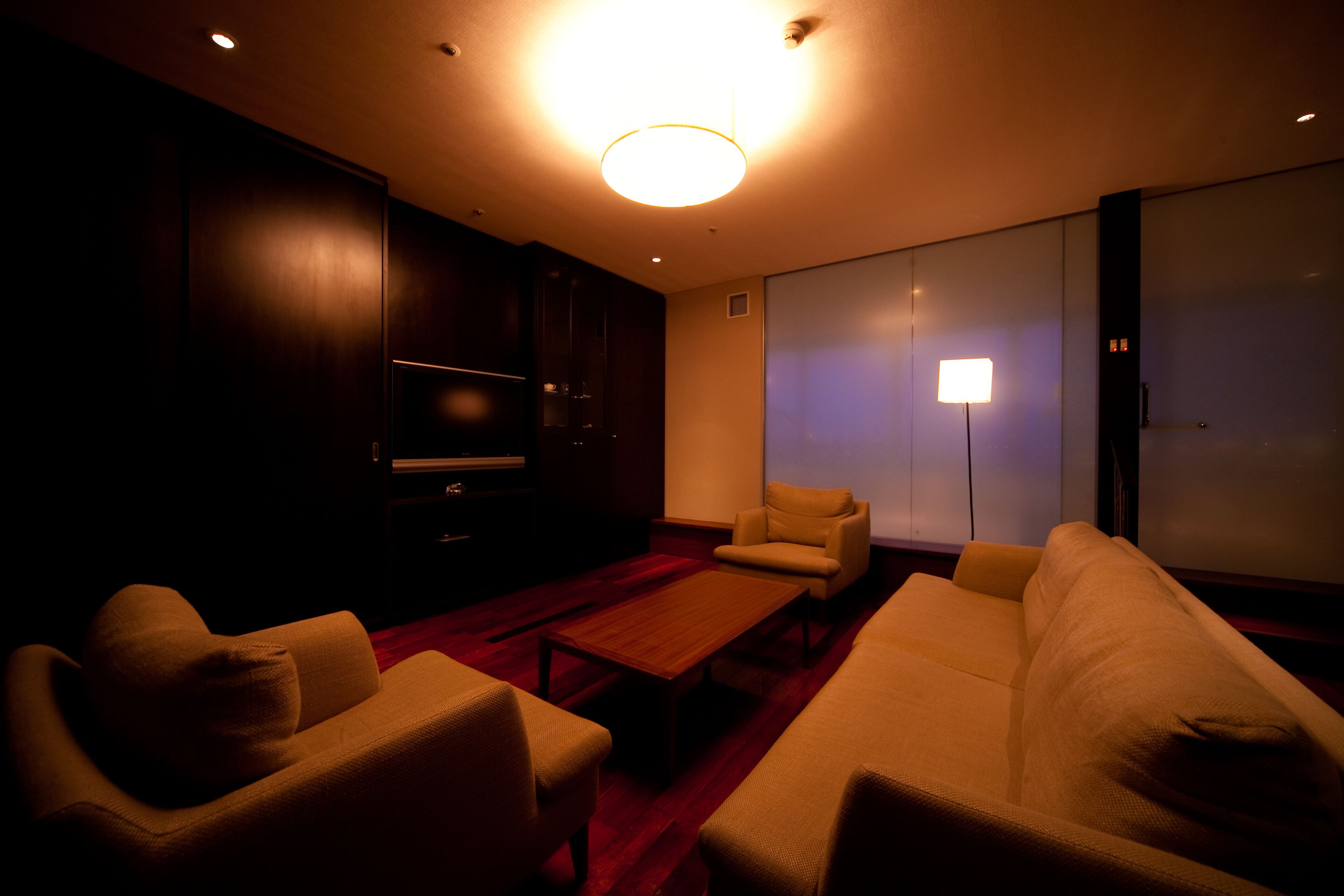 premium twin room with jacuzzi - room 804 | 1 bedroom, in-room safe, desk, soundproofing