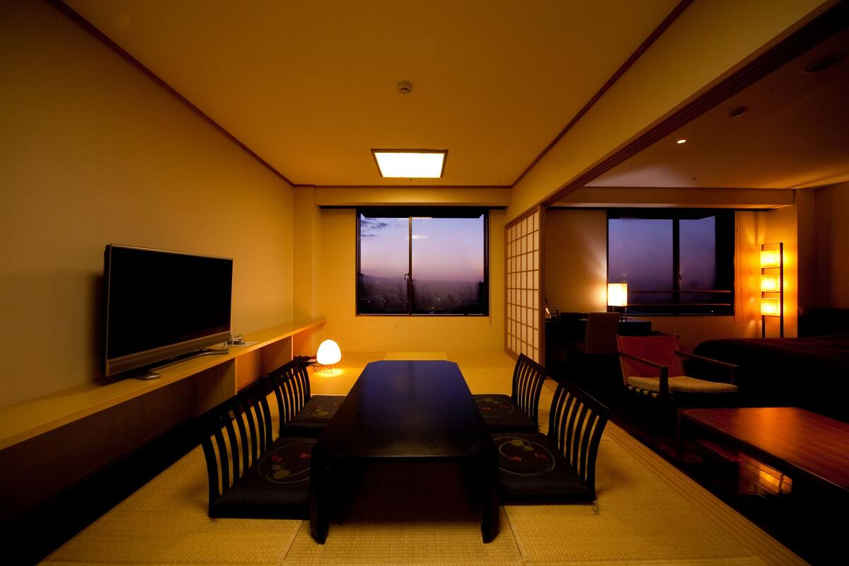 Habitación Premium (with Tatami Area - Room 801) | Caja de seguridad en la habitación, escritorio y insonorización