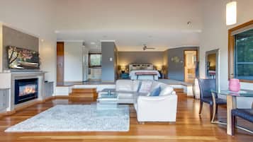 Villa, 1 Bedroom (Vue) | Living room | 42-inch flat-screen TV with satellite channels, LCD TV, fireplace