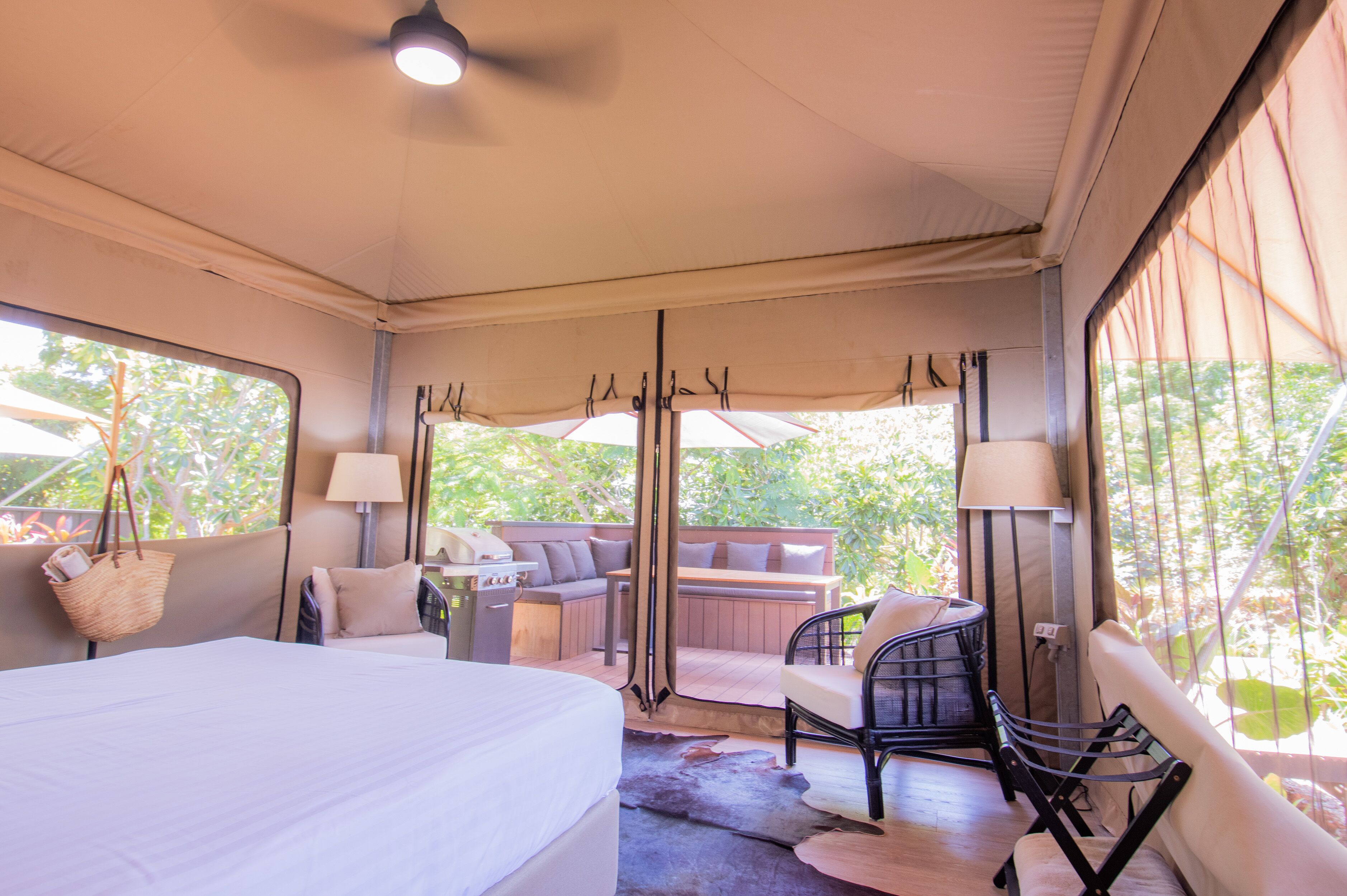 华丽帐篷房 (Children under 2 not permitted) | 客房景观