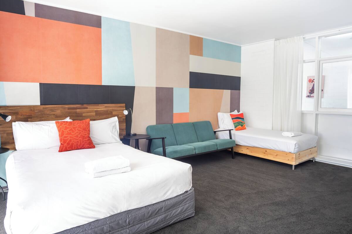 Family suite | Desk, iron/ironing board, travel crib, WiFi (free)
