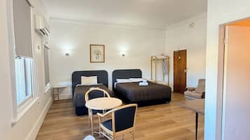 Heritage Family Room | Iron/ironing board, free WiFi, bed sheets