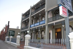 Front of property - Alpine Heritage Motel (Goulburn)