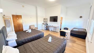 标准房 | 熨斗/熨衣板、免费 WiFi、床单