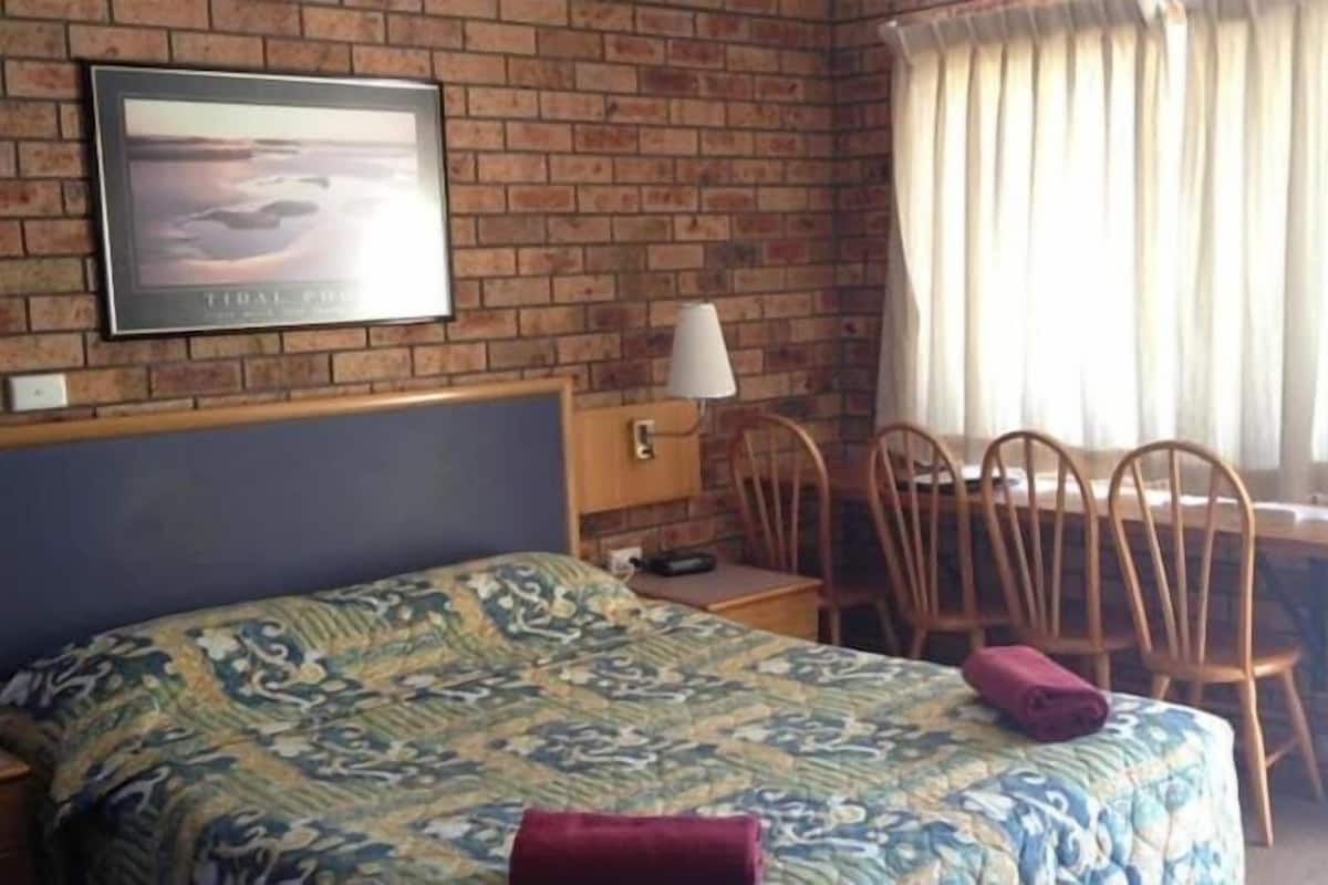 Deluxe Room | Langsir/tirai gelap terus, seterika/papan seterika